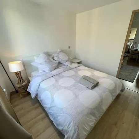 Appart 4 Personnes Proche Paris Tour Eiffel Meudon Exterior foto
